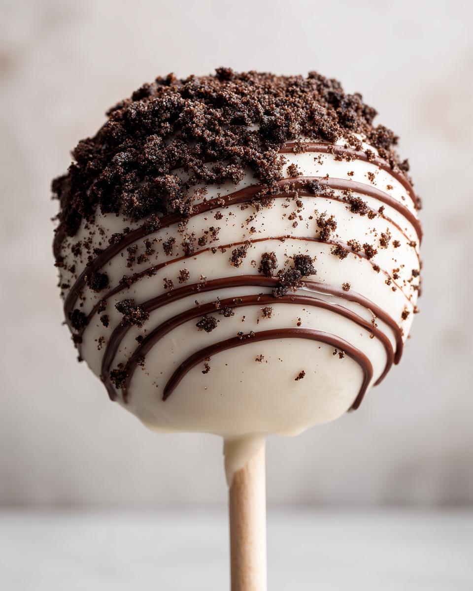 Oreo Cookies-and-Cream Candy Apples - detail 2