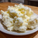 Creamy Garlic Mashed Potatoes With Sour Cream