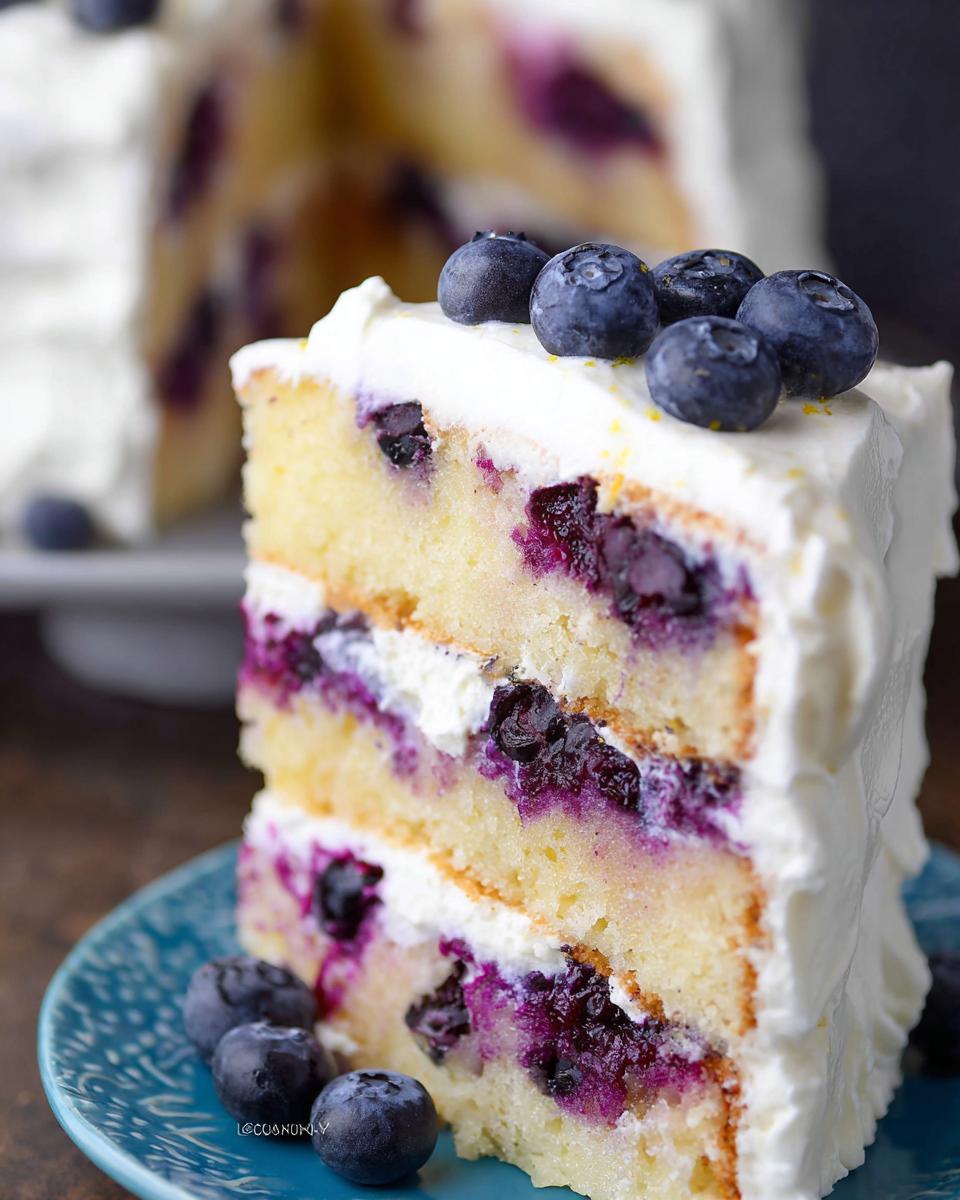 blueberry lemon mascarpone cake - detail 1