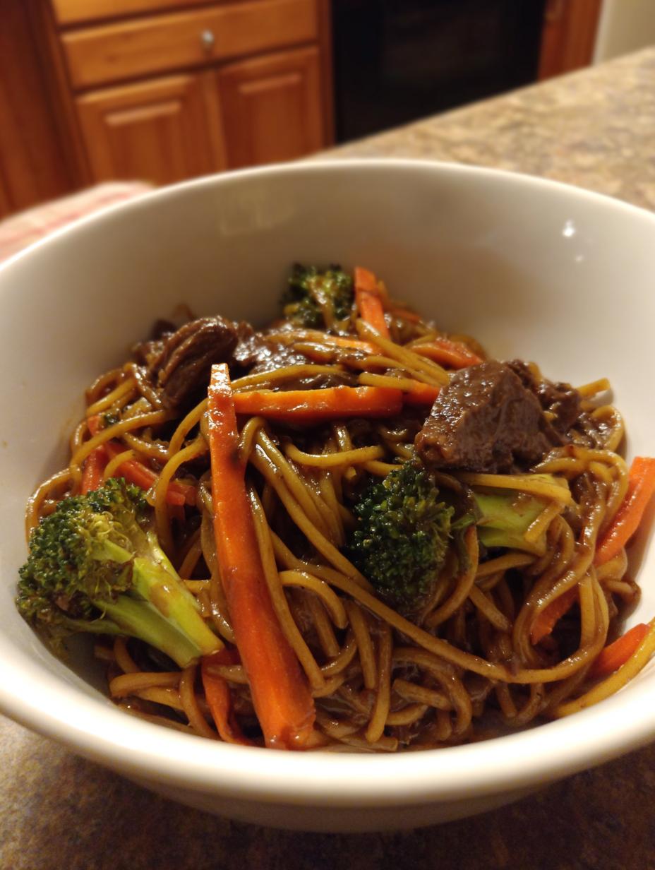 chicken lo mein - detail 2