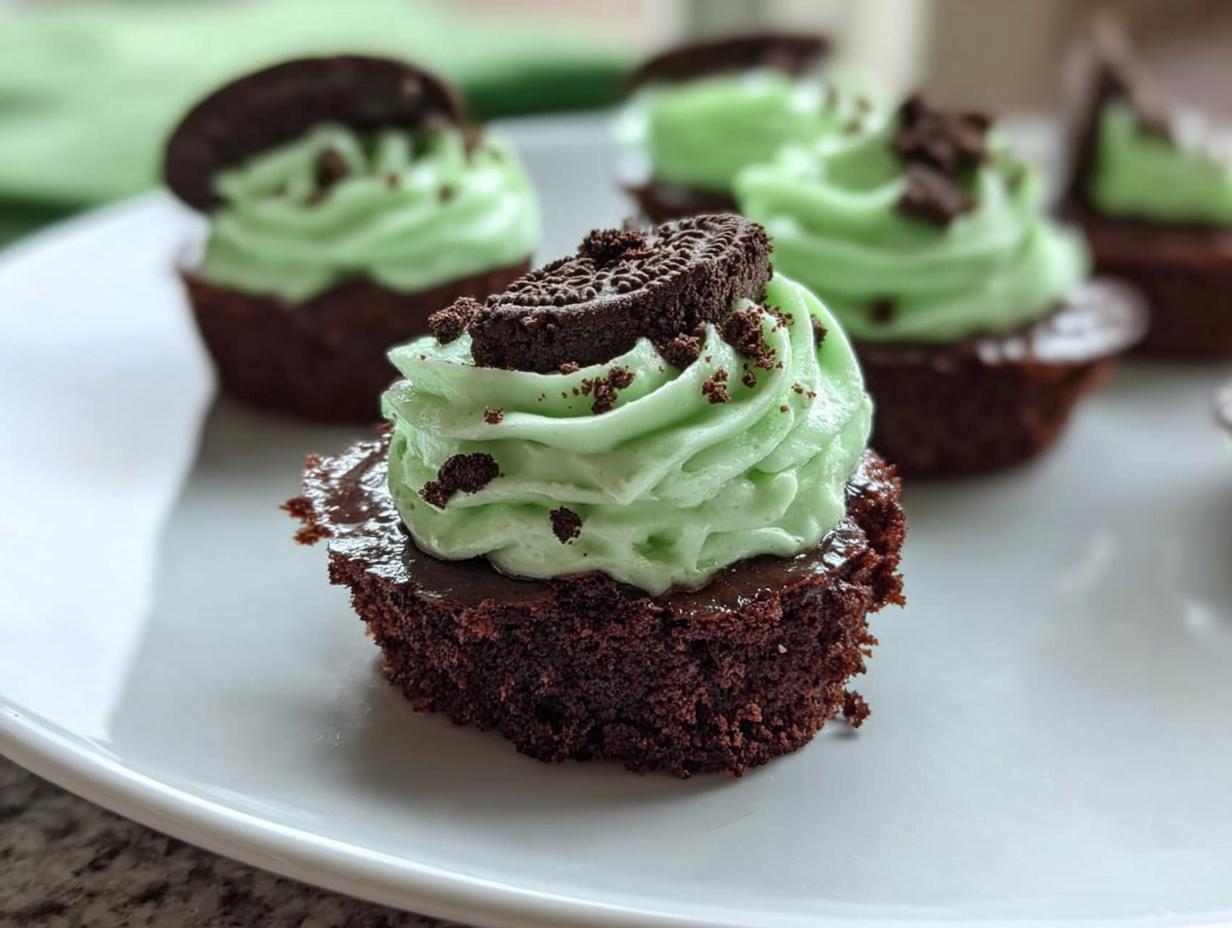 Make 12 Mint Chocolate Cupcakes with Creamy Mint Frosting